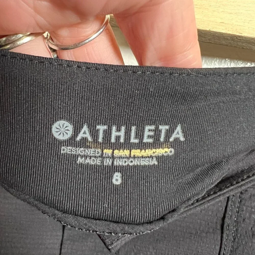 Athleta Trekkie Bermuda Shorts Size 8 Black Hiking Outdoor Travel Athleisure